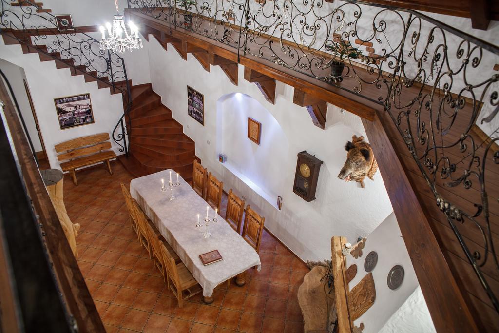 Karalinski Falvarok Tyzengauza Hotel Korolino  Habitación foto