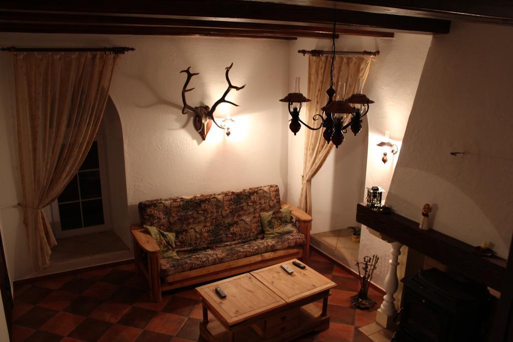 Karalinski Falvarok Tyzengauza Hotel Korolino  Habitación foto